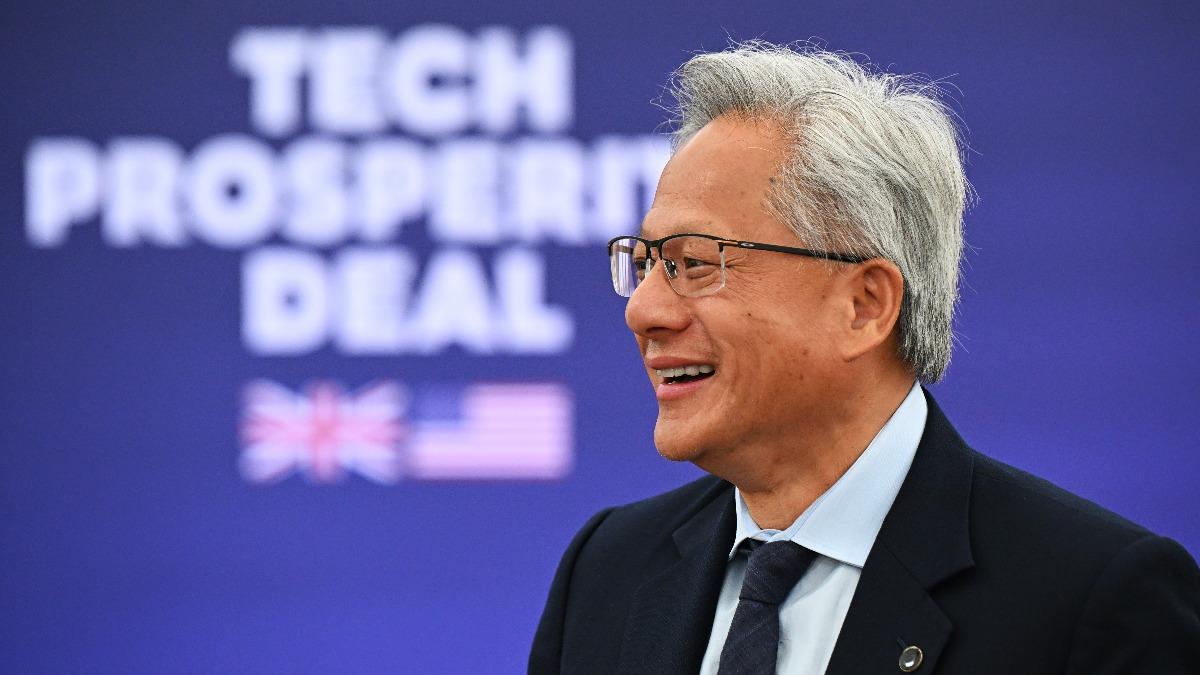 黃仁勳再出手！輝達豪擲20億英鎊投資英國AI新創公司