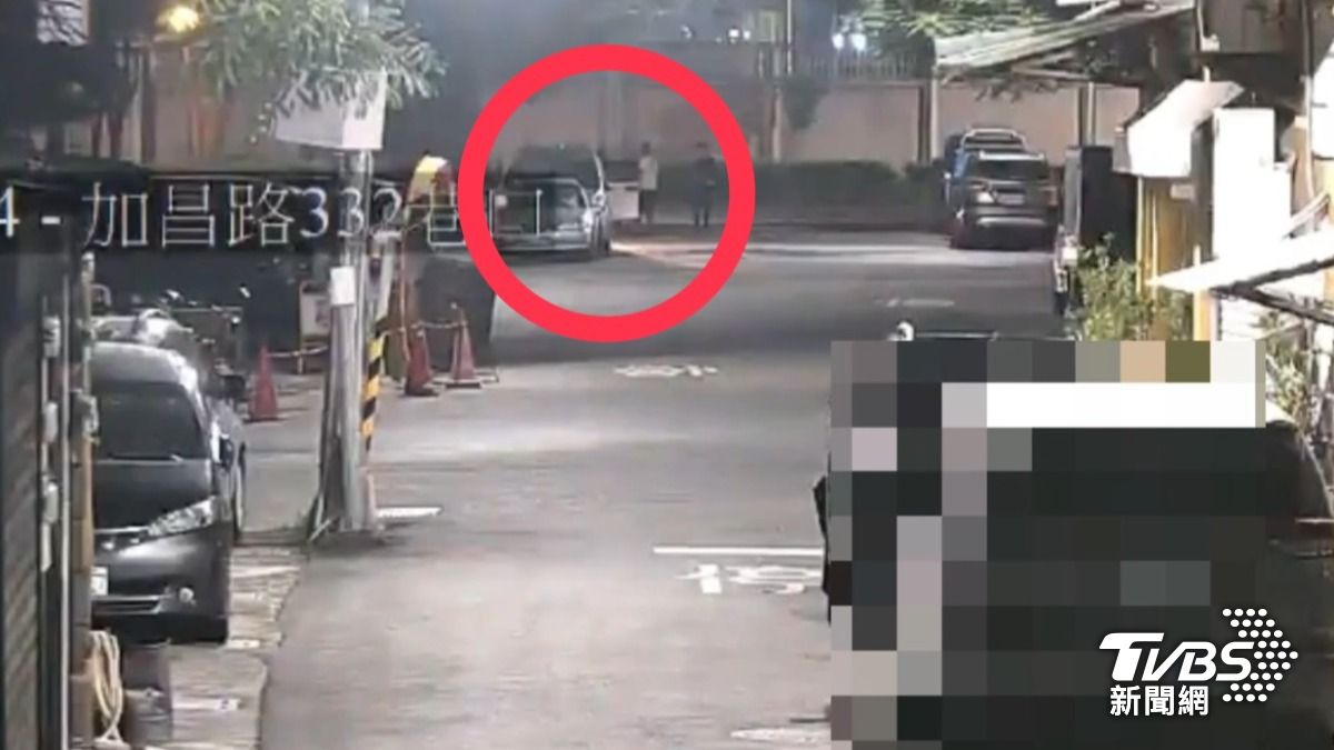 23歲洪男砍傷33歲蔡男。(圖/TVBS)