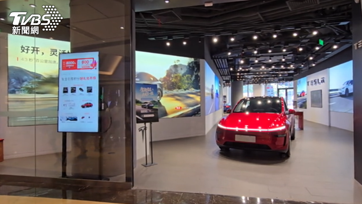 特斯拉宣布陸製Model YL車款未來將整合Deepseek語音助理 (圖/TVBS)