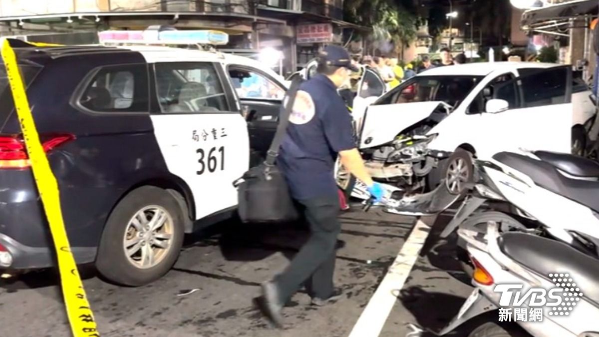 駕駛撞車拒檢逃，警轟22槍逮人，查扣47萬贓款。（圖／TVBS）