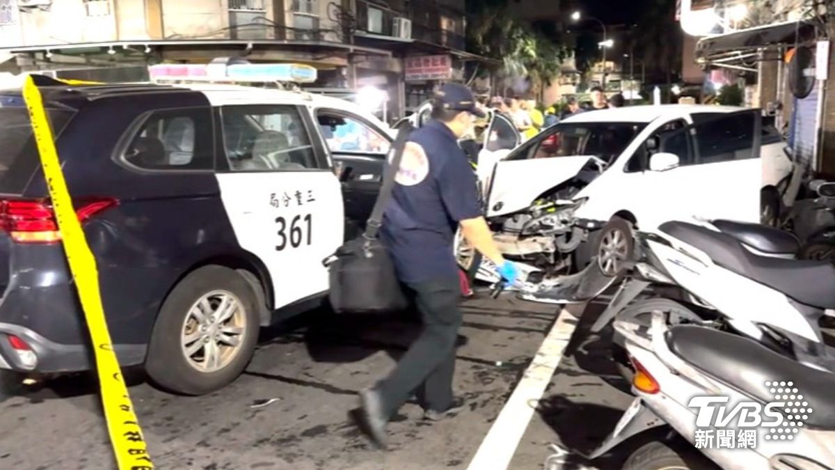 詐騙車手飛車亂竄！拒捕狂飆撞8車　警連轟22槍逮人
