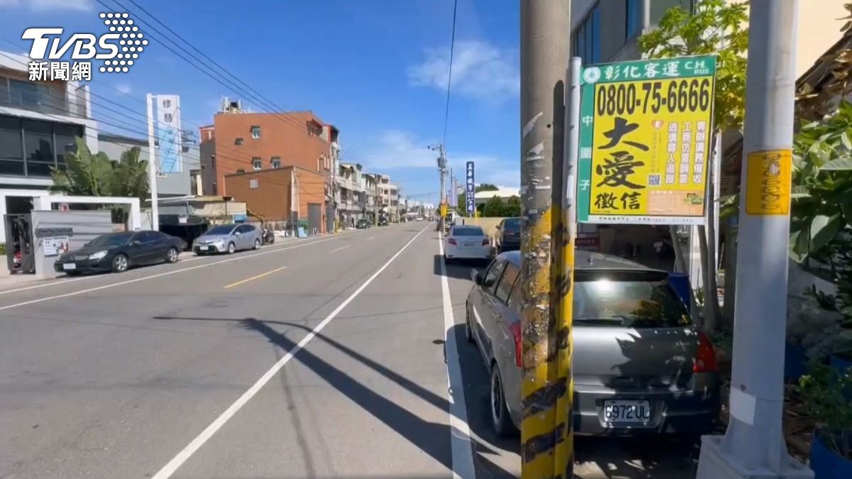公車司機是因為下雨天,體貼乘客才讓他少走一段距離,沒想到卻發生了車禍意外。(圖/TVBS)