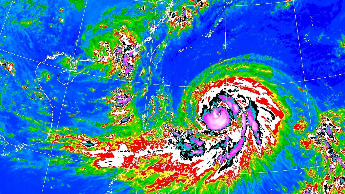 颱風樺加沙增胖中！暴風半徑可達300公里　1圖看未來4天風雨