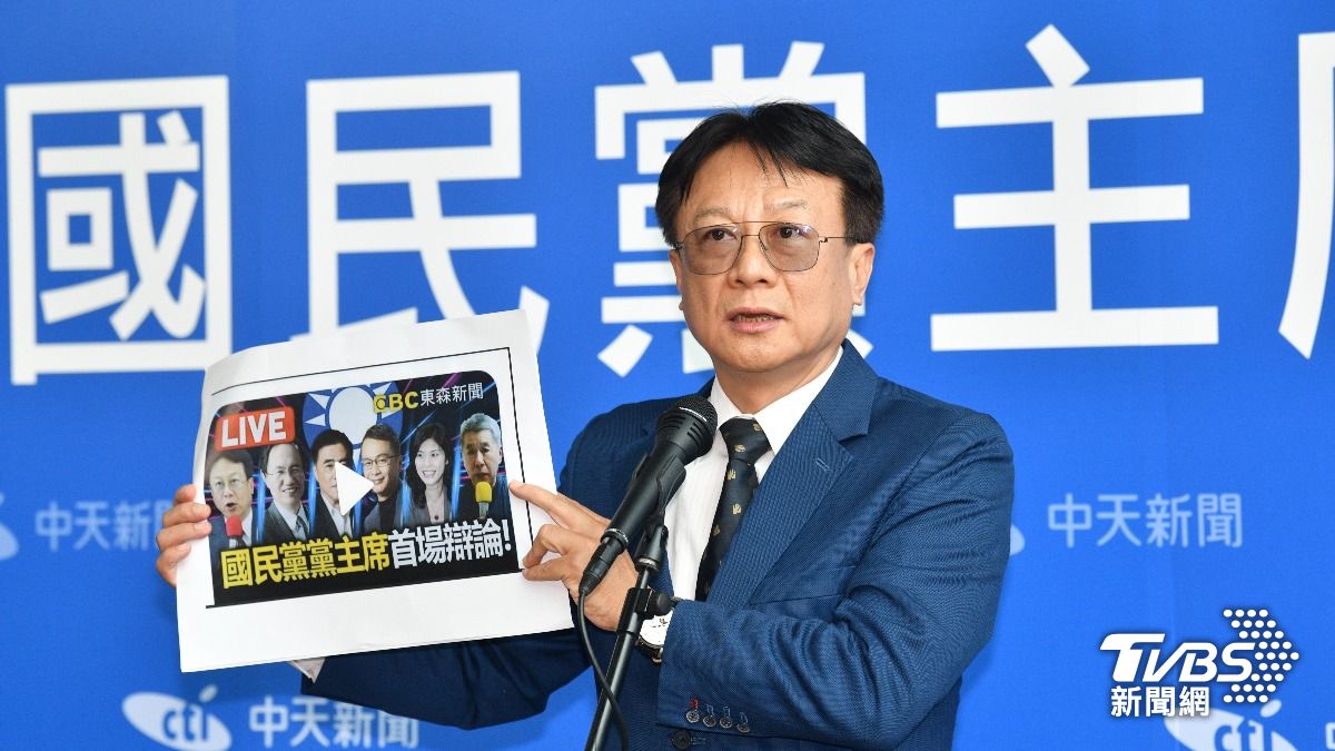 不請自來!卓伯源赴藍主席辯論喊「我要參加」 現場大罵不要臉
