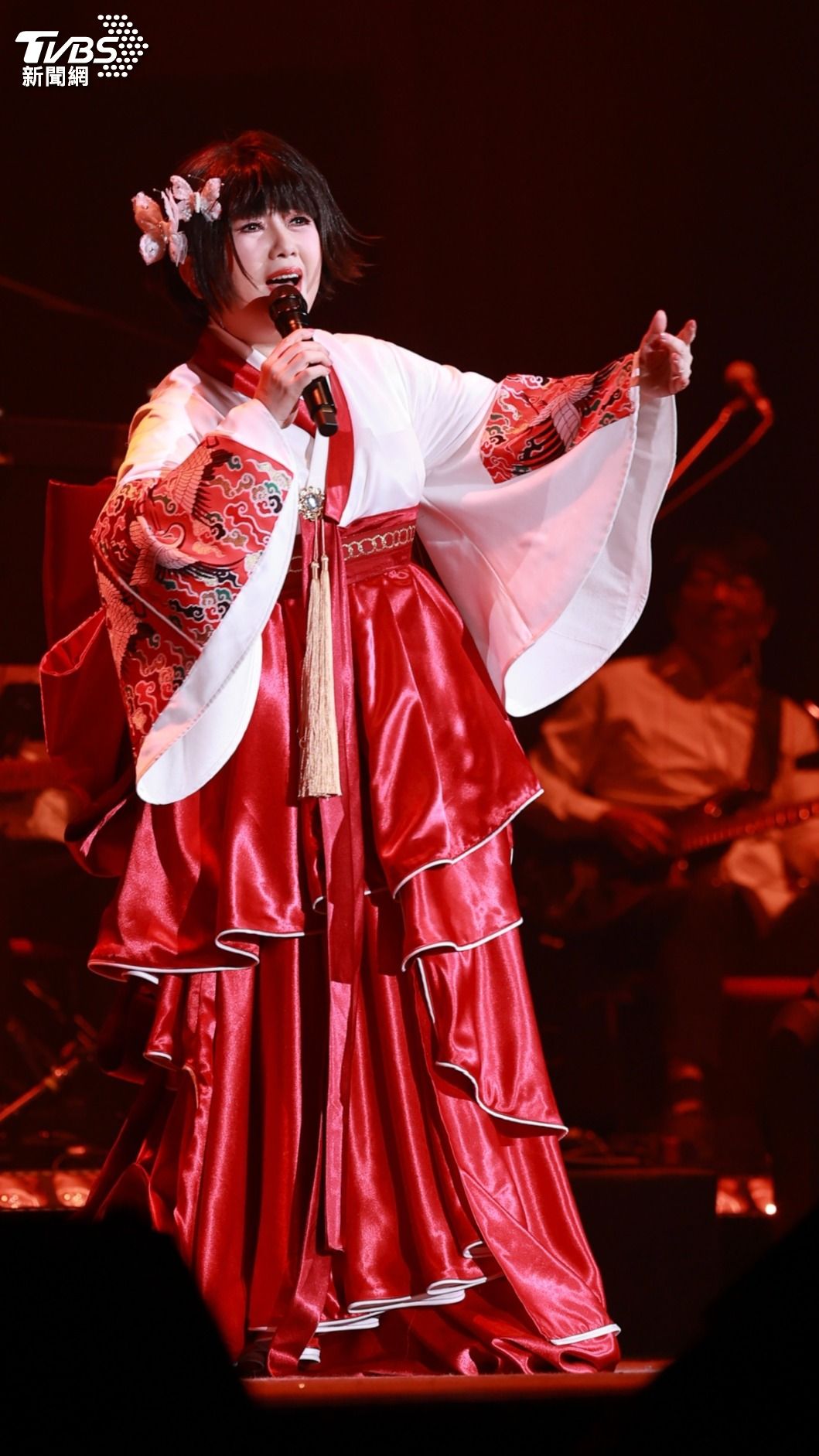 周思潔換上和服造型的華服。(圖/黃城碩攝)
