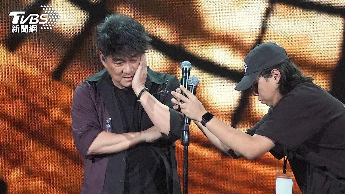 直擊/周華健出道40年首遇演出事故 苦喊寫下歷史:從沒遇過