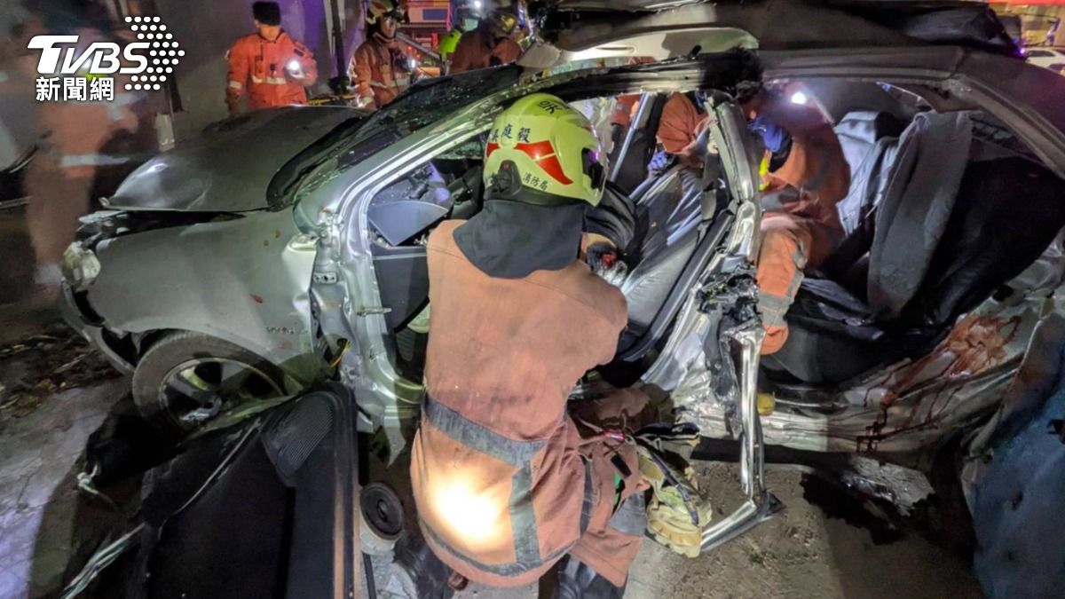 新竹重大車禍!汽車逆向撞工地釀4死 駕駛離奇消失