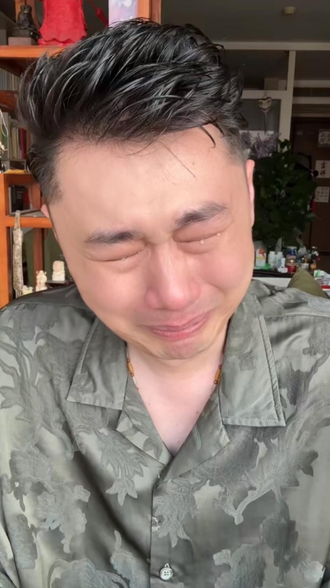 李林情緒崩潰。（圖／翻攝自李林微博）