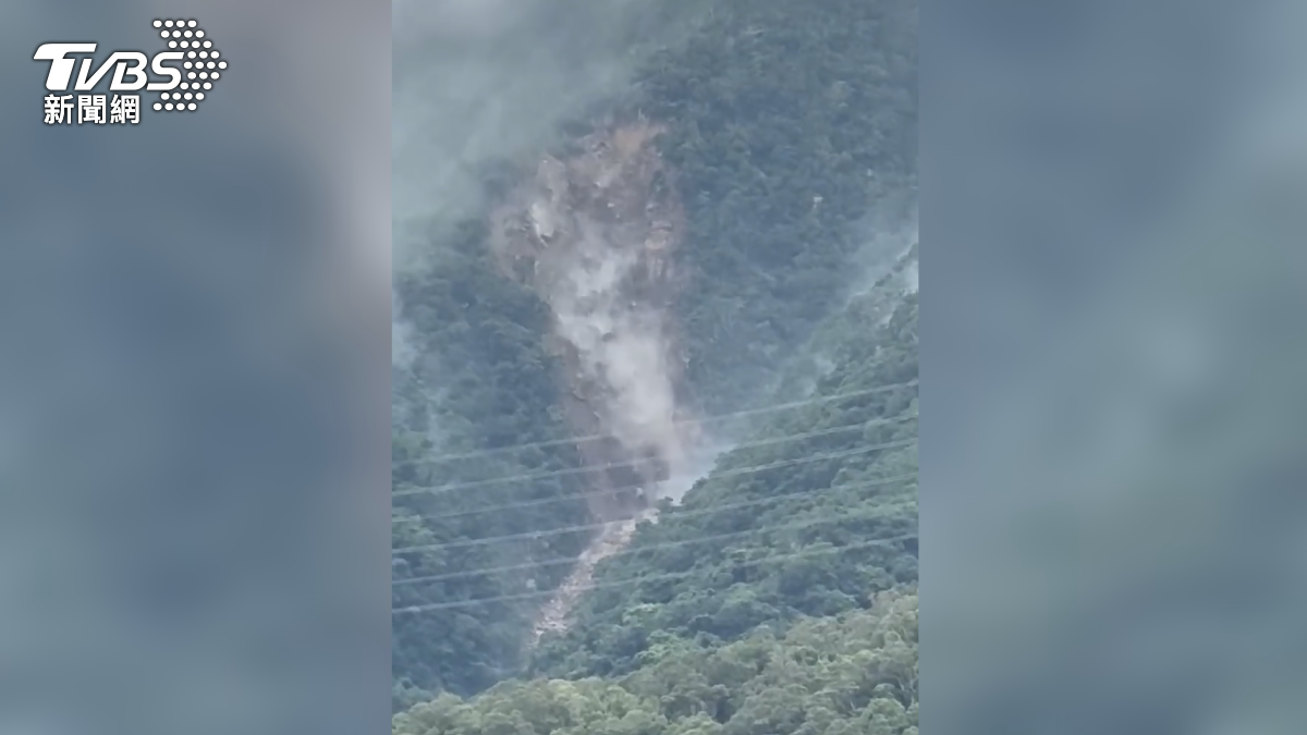 屏東獅子鄉龍山驚傳崩塌,村民急防颱(圖/TVBS)