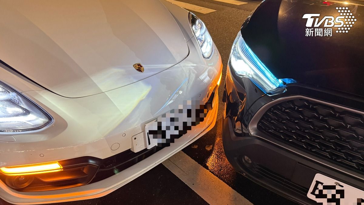 信義區休旅車迴轉 撞上「帕拉梅拉」慘了