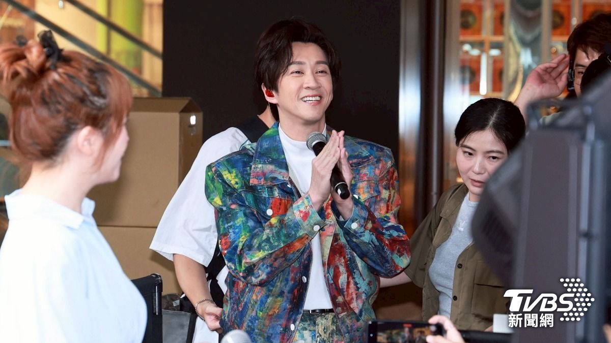 陳漢典現身記者會。(圖/趙世平攝)