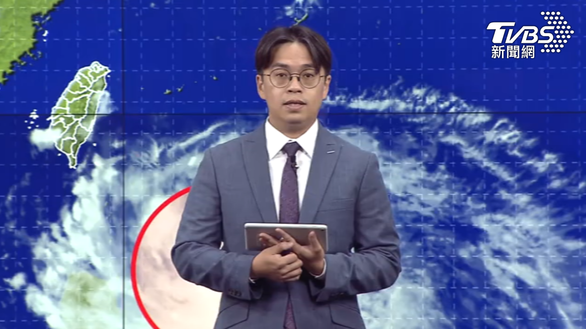 氣象署發布樺加沙陸上颱風警報。(圖/TVBS)