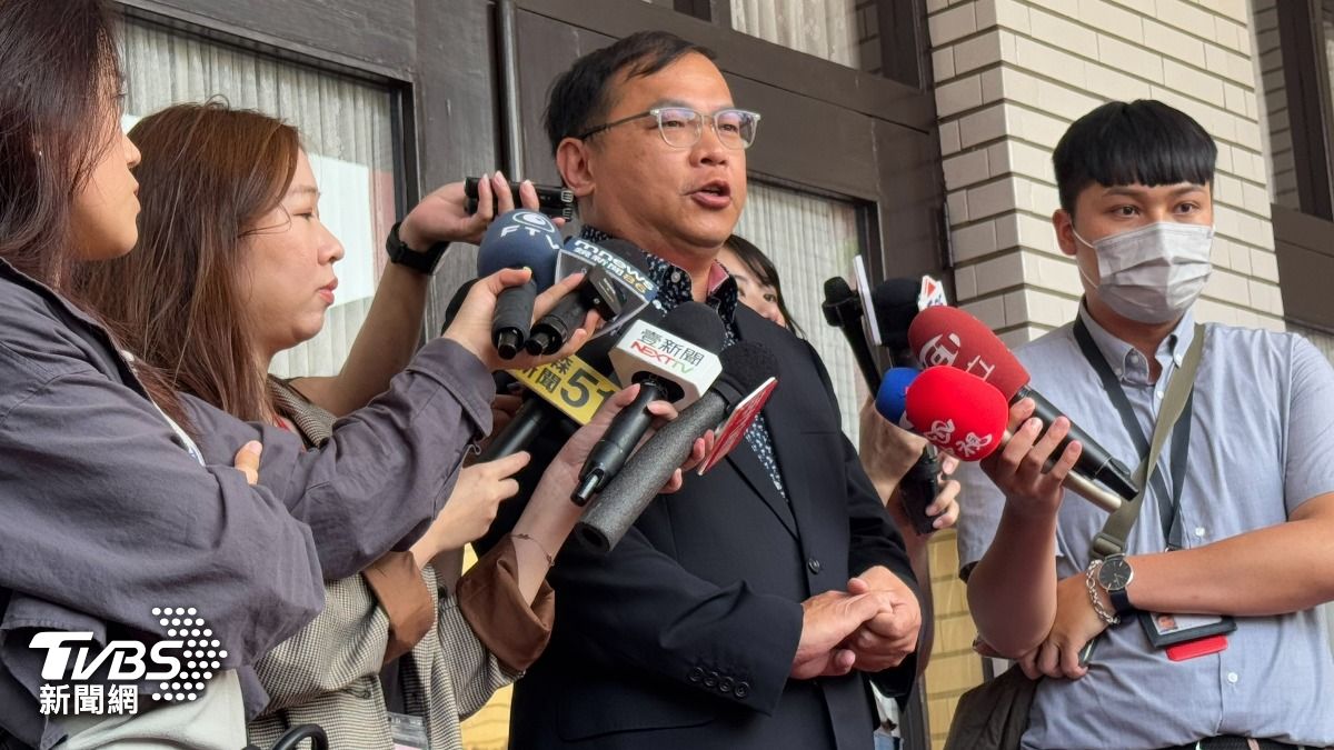 稱被跟監偷拍 王義川喊抓到人了:與黃國昌、徐巧芯有關