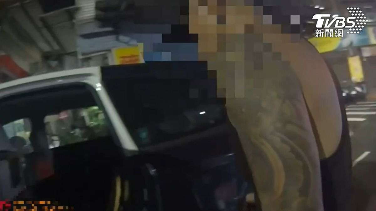 蔡姓竊賊被警方逮捕。(圖/TVBS)
