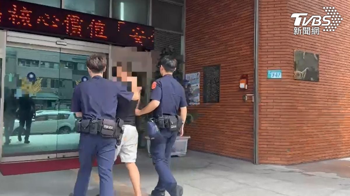 蔡姓竊賊被警方逮捕。(圖/TVBS)