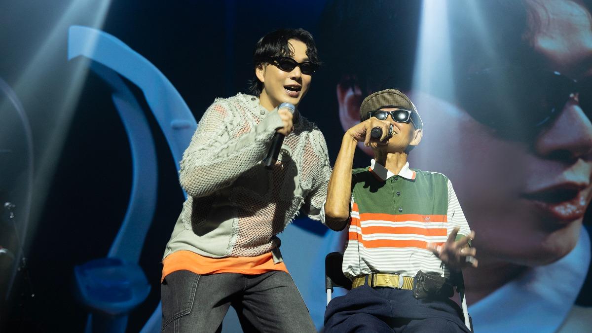 蕭煌奇將跟李炳輝去巡演。(圖/黑色吉他X華納音樂提供)