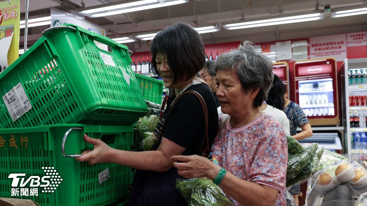 樺加沙來襲!香港超市現搶購潮 民眾驚:還以為在拍災難片