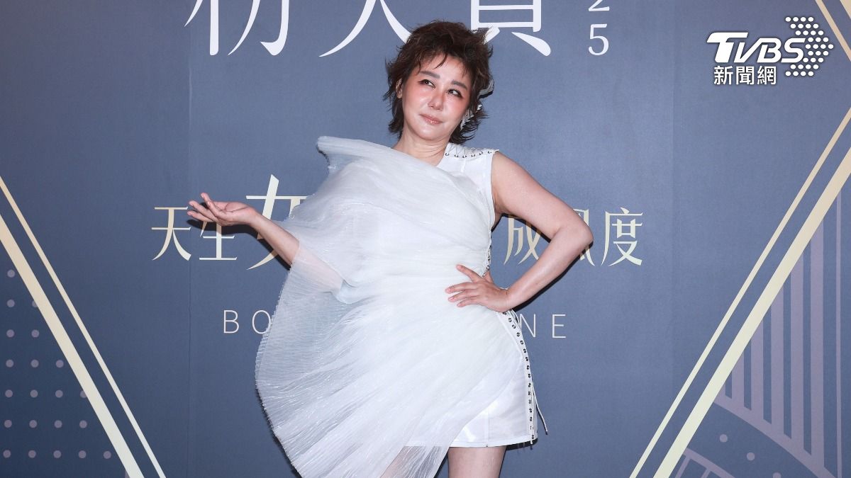 藍心湄2025粉美賞化身「人間美人魚」。(圖/趙世平攝)