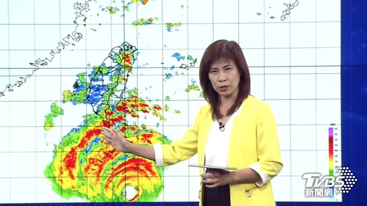氣象署示警，花東恆春、屏東山區雨勢將愈晚愈猛烈。（圖／TVBS）