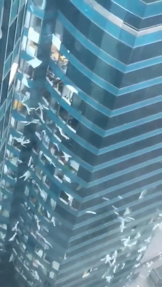 香港網友分享當年香港受災影片。（圖／翻攝自Threads）