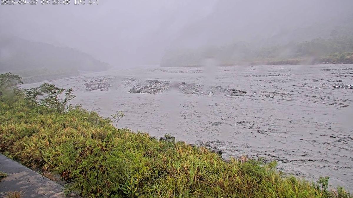 樺加沙風雨灌花蓮!馬太鞍溪堰塞湖恐溢流 籲1800戶快撤
