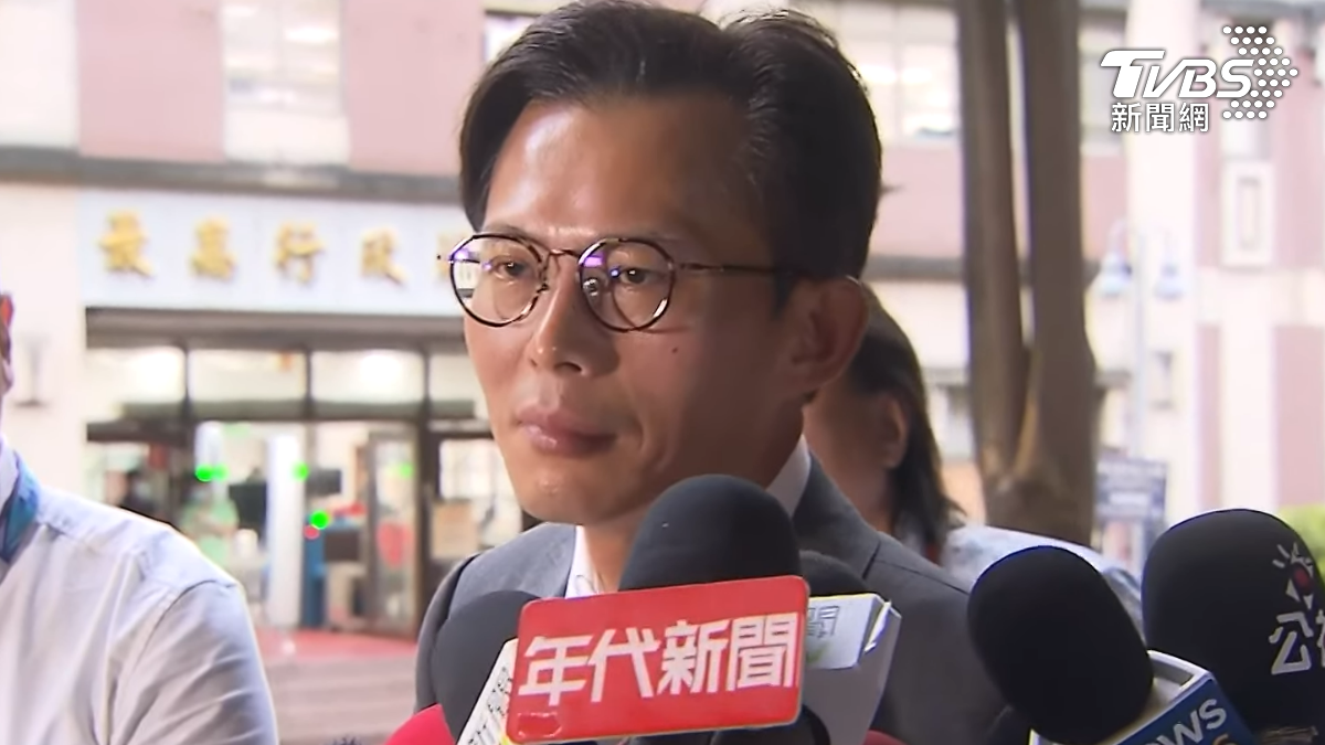王義川喊被跟拍!被點名前助理涉案 黃國昌怒回:講蠢話秀下限