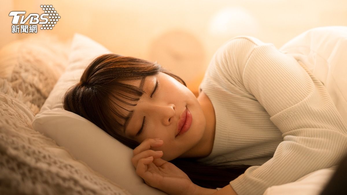 枕頭套多久換一次？醫示警一週沒洗像「睡在馬桶蓋」　專家曝解方