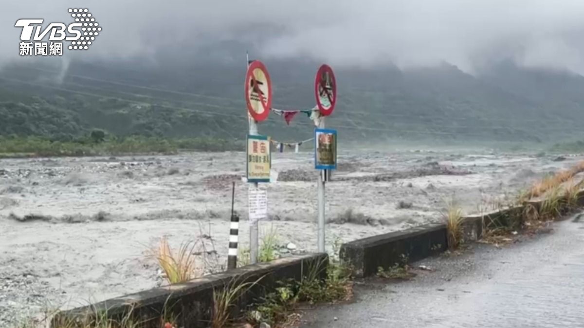 花蓮馬太鞍溪堰塞湖溢流「70分鐘沖抵下游」 南北橋樑封閉