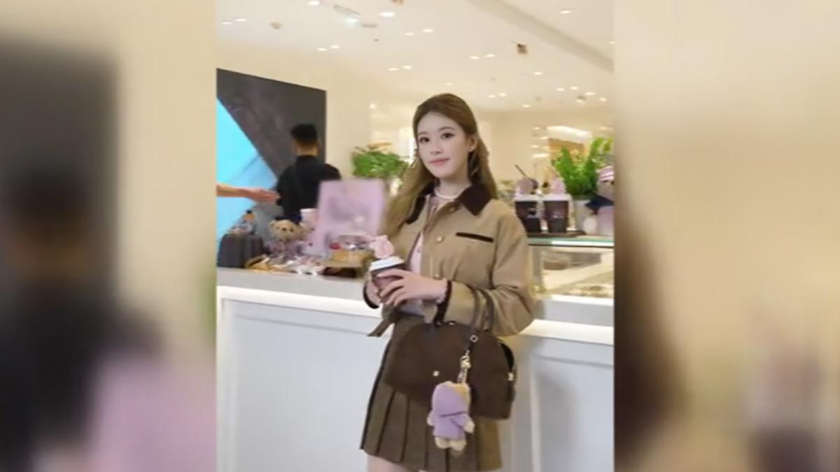 大陸女星趙露思關閉微博後，首度出席公開活動。（圖／翻攝品牌微博）