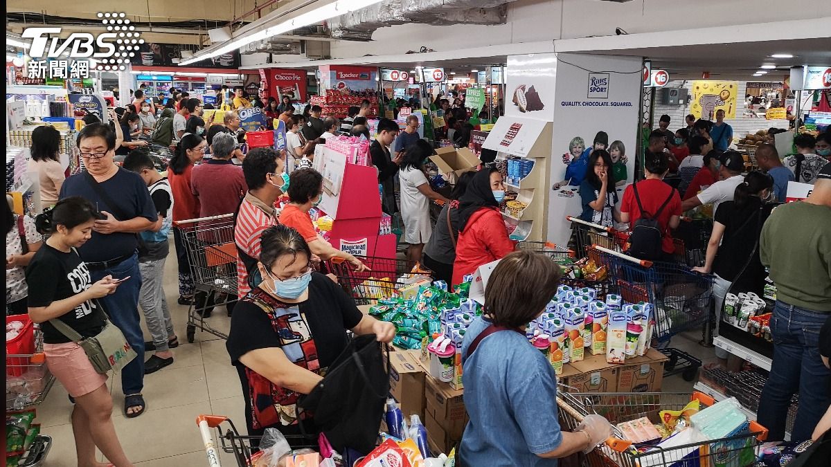 防颱儲糧!深圳超市「全掃空」 當局:哄抬物價最高可罰2千萬