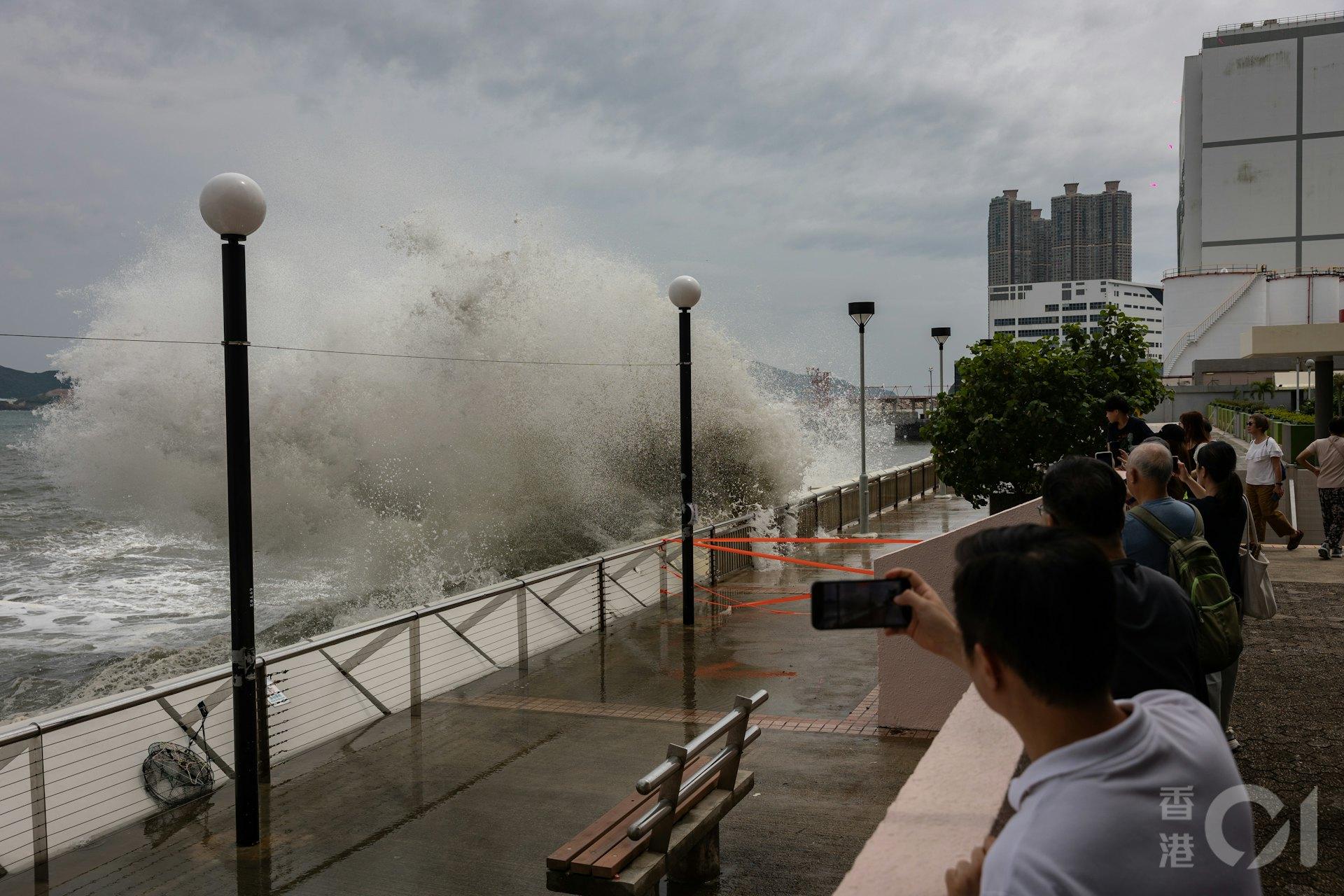 超強颱風樺加沙襲港情況。 (圖/香港01提供)