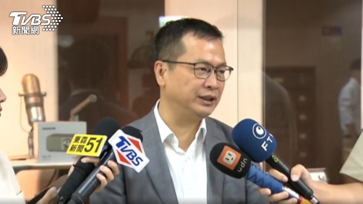 郝龍斌酸選黨魁非立委! 羅智強:都90幾分。(圖/TVBS)