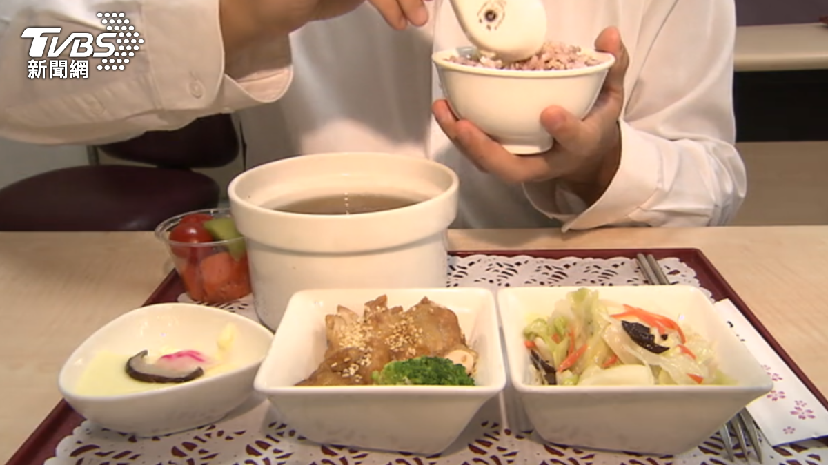 進食順序影響血糖波動。（圖／TVBS）