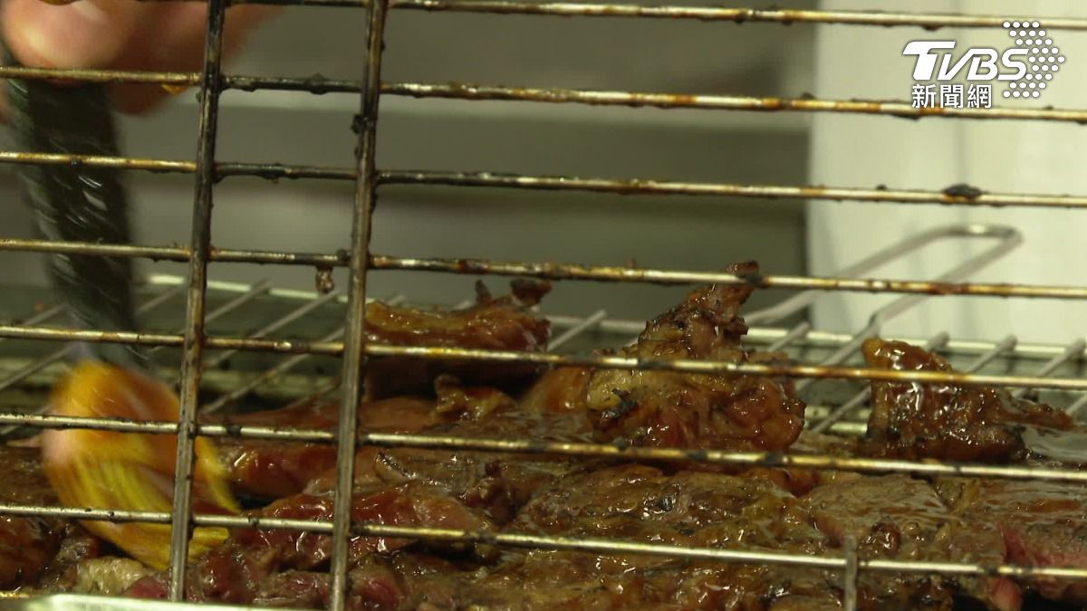 瘦荷包!喜來登推韓式BBQ,10月起假日Buffet多200元。(圖/TVBS)