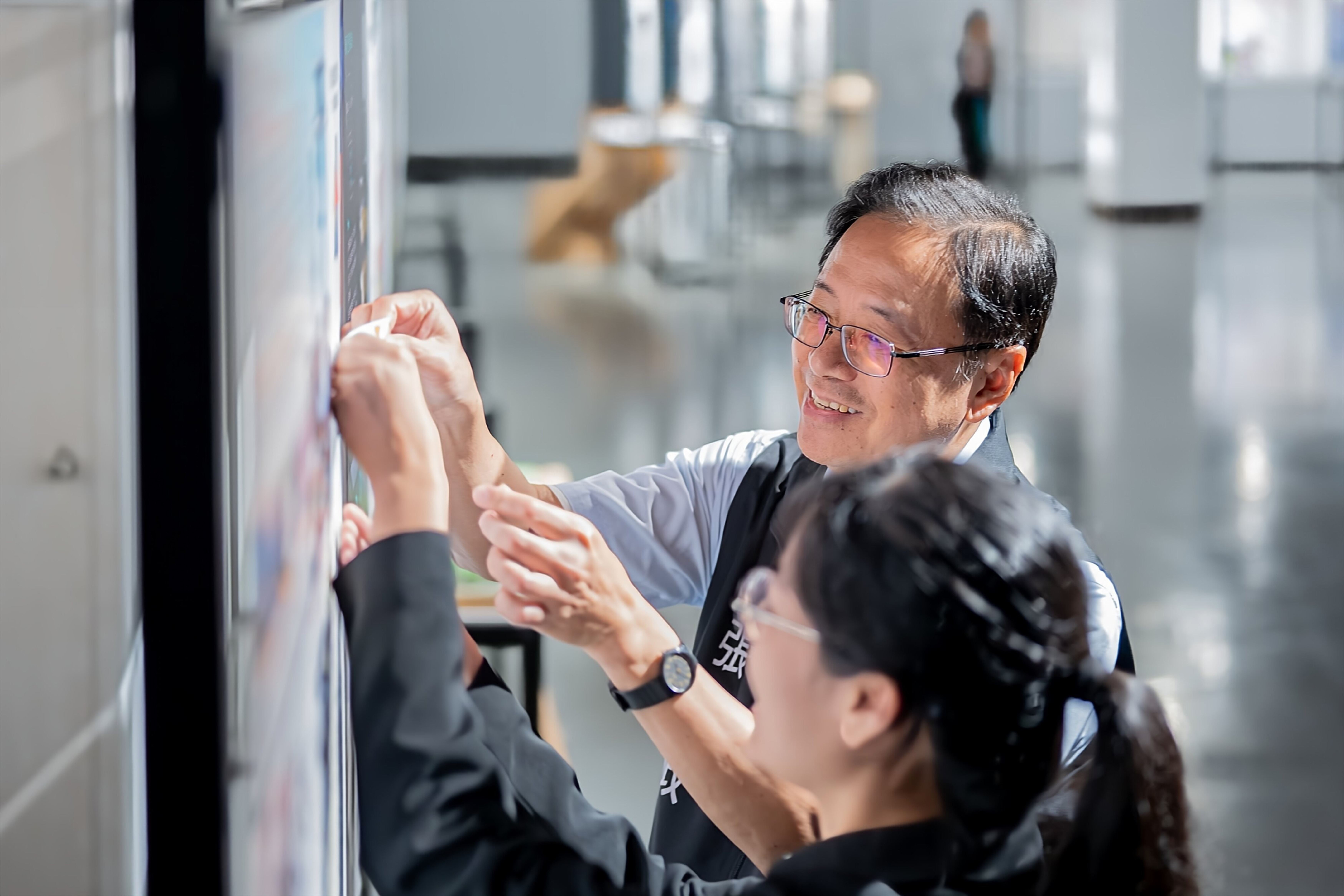 ▲張市長盼藉由競賽展現青年設計潛力與實力。(圖片來源：桃園市政府)