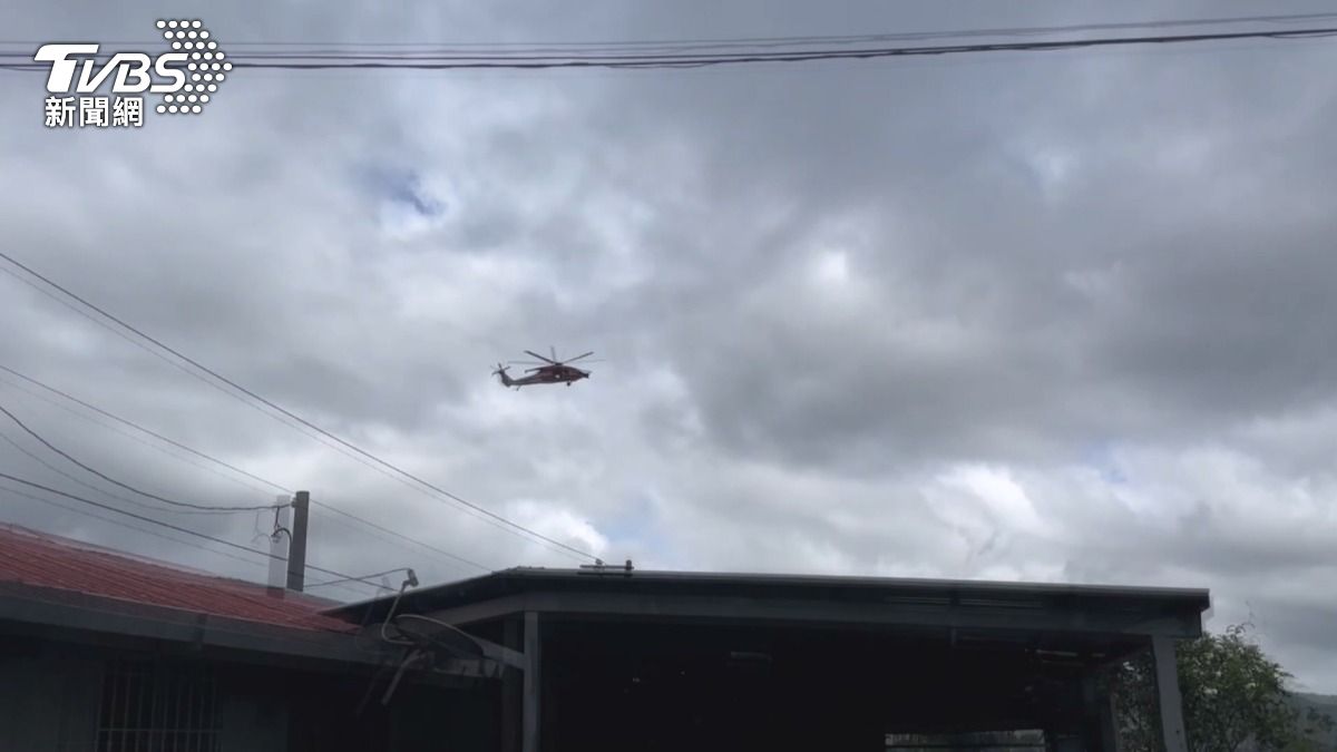 低窪地勢成災區 直升機救出6民眾。(圖/TVBS)