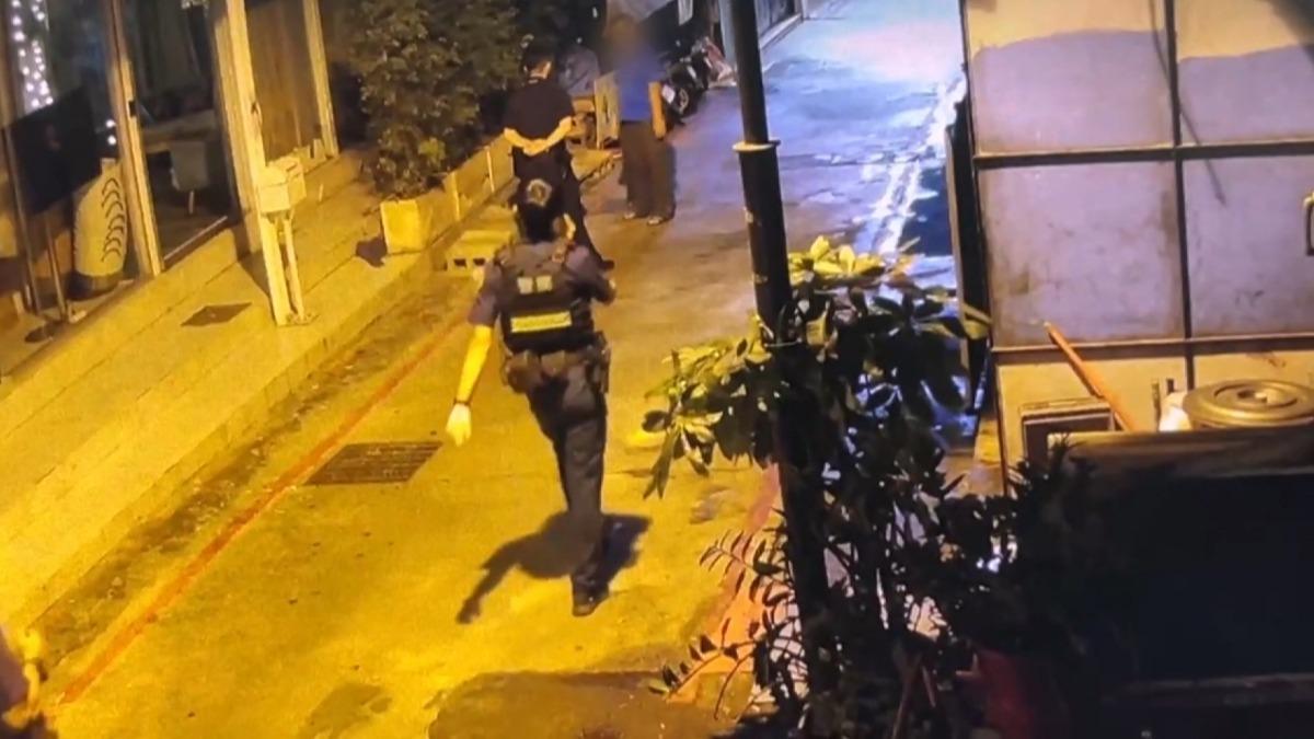 詭笑男半夜堵門！東海女子求救　「假裝離開又返回」警方介入了。(圖／民眾提供)