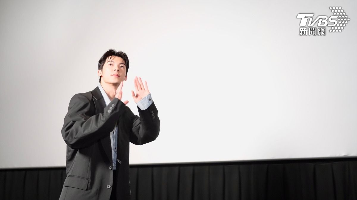 許光漢表示，對胡志明市交通印象深刻，貼心提醒粉絲回家時注意安全。（圖／區國強攝）