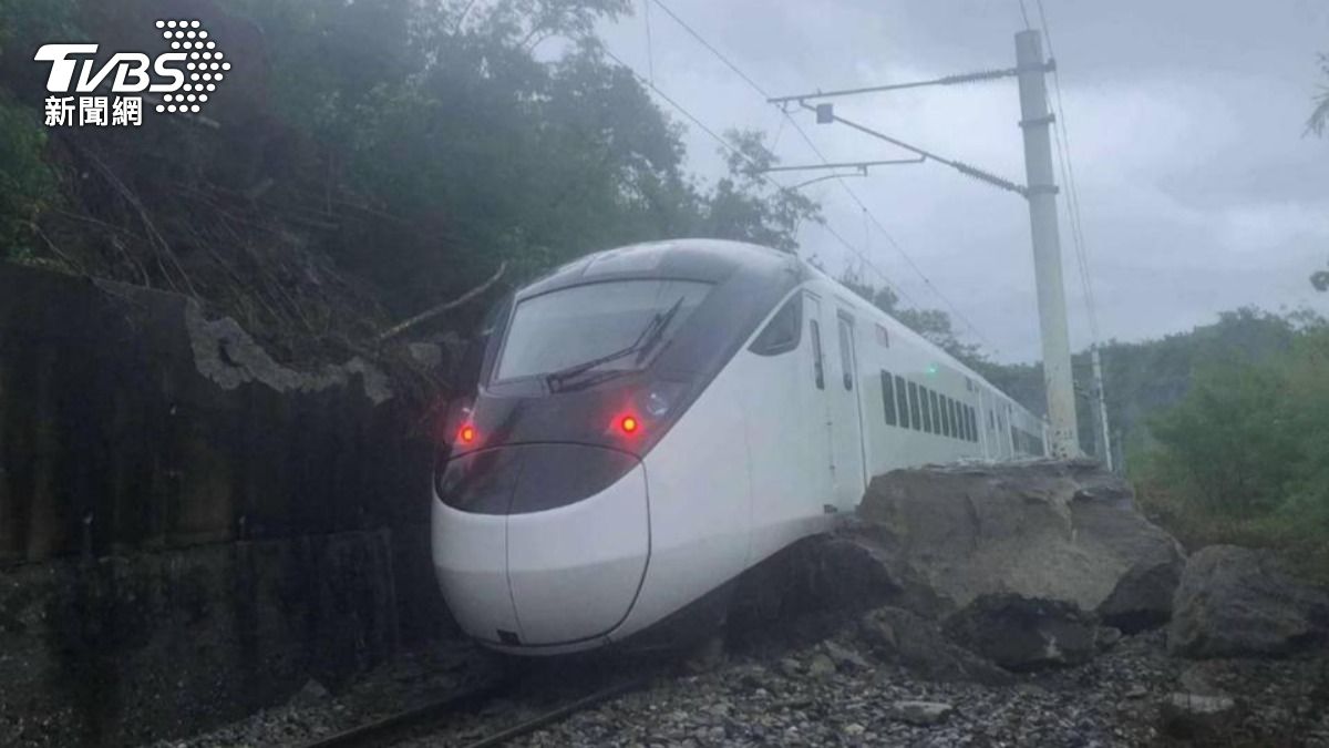 台鐵鹿野至山里路段出軌搶修!估明東部幹線首班車恢復行駛