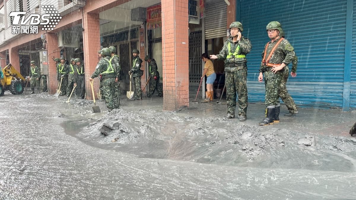 國軍前往光復救災。（圖／潘建樺攝）