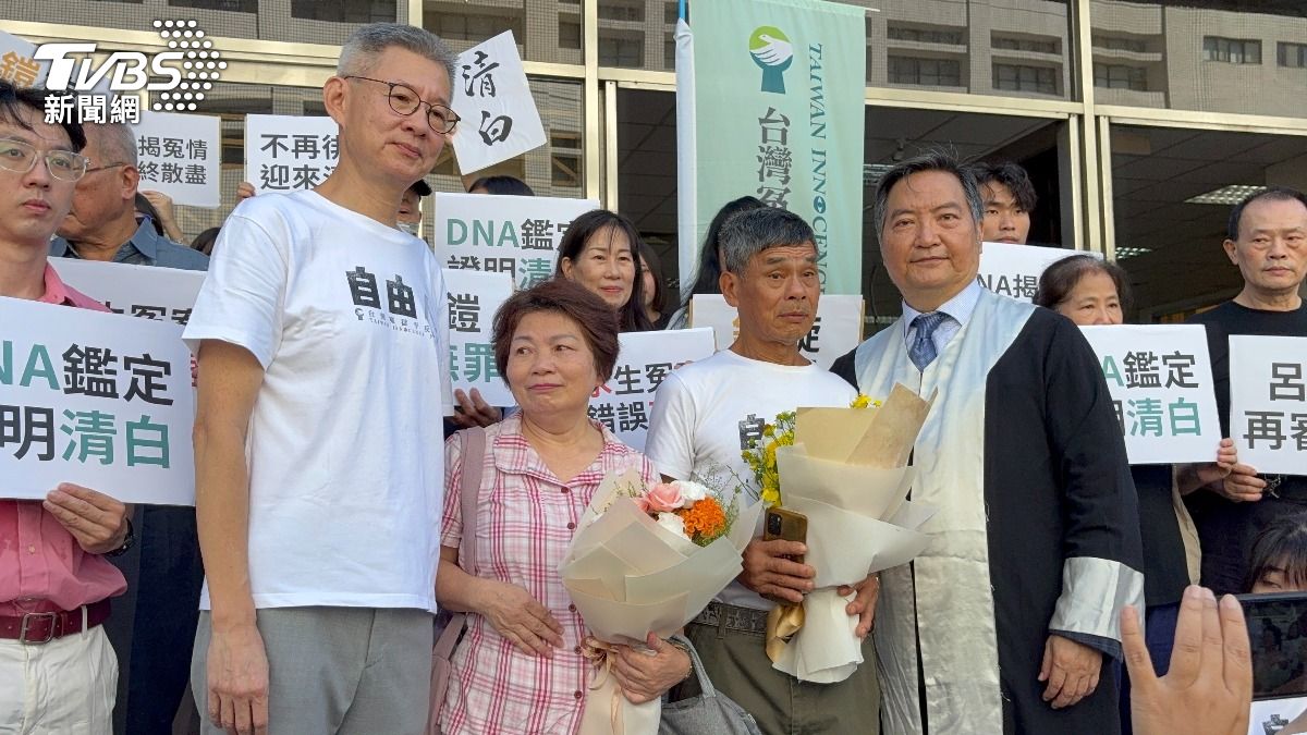 呂金鎧、胞姊、義務律師團成員葉建廷、羅秉成。（圖／潘千詩攝）