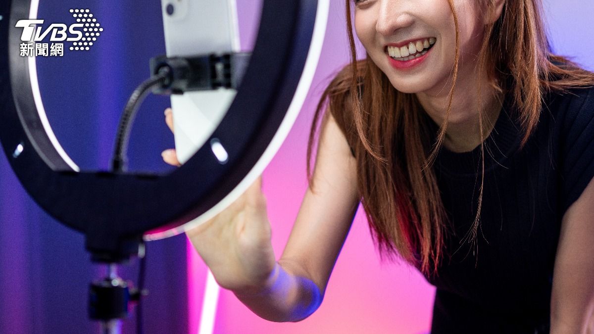 月薪才32K…日女突買百萬名車 弟滑手機見「驚天真相」傻眼