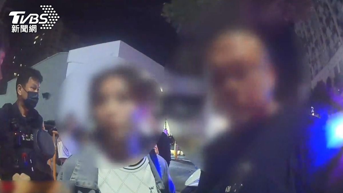 鄭姓家人因護童心切,疑似對騎士動手,反而遭對方提告傷害,使得原本的交通事故最終演變為複雜的刑事案件。(圖/TVBS)