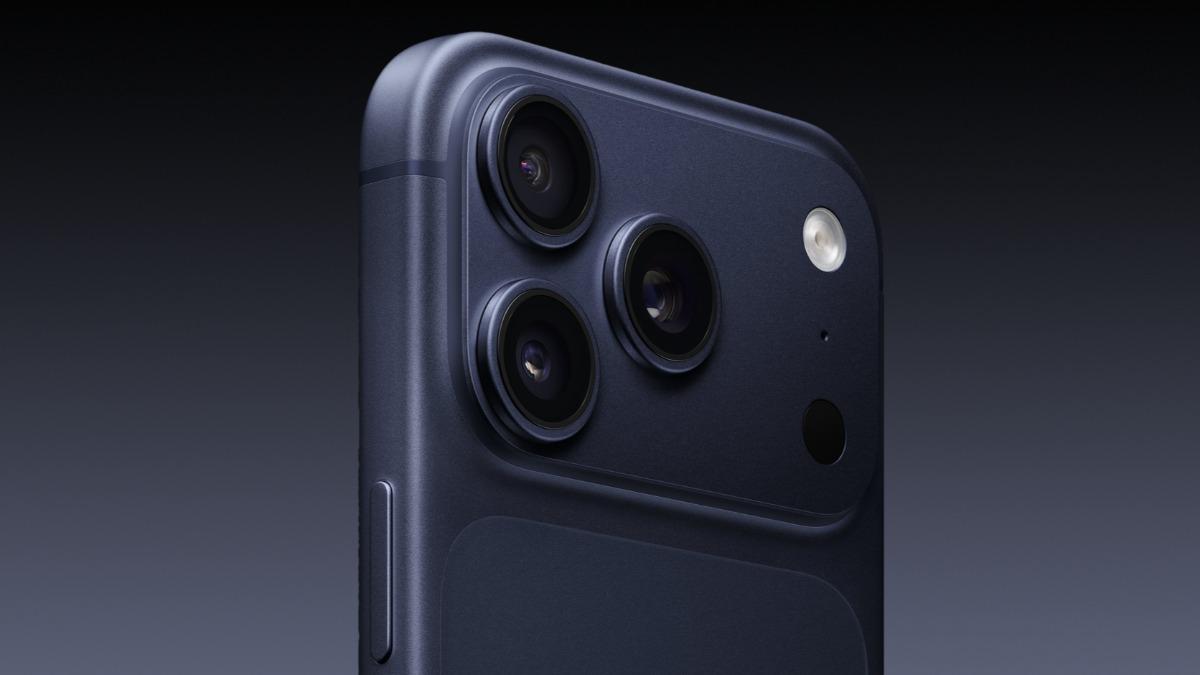 iPhone 17展示機驚見刮痕?蘋果曝真相:充電座惹禍