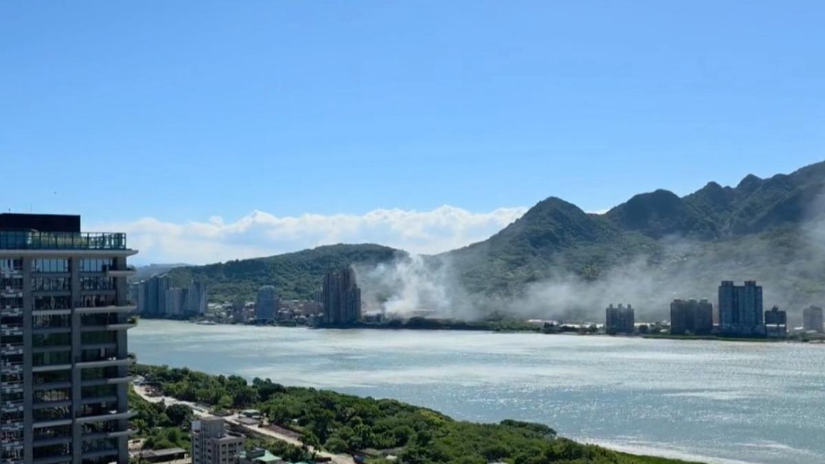 曾標榜無敵河景!八里廢棄地中海俱樂部突起火 濃煙狂竄畫面曝