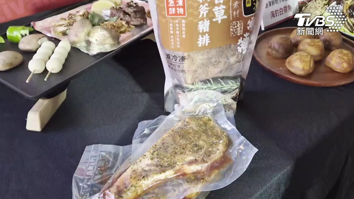 中秋烤肉戰！賣場都推夾鏈袋。（圖／TVBS）