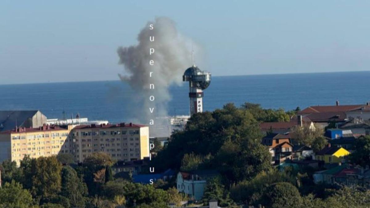 一艘烏軍無人艦艇闖入俄羅斯「圖阿普謝港」，遭俄軍防空部隊擊毀。（圖／翻攝X @NOELreports）