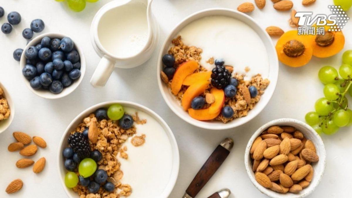 利用輕盈發酵乳品啟動腸胃。(示意圖/shutterstock達志影像)
