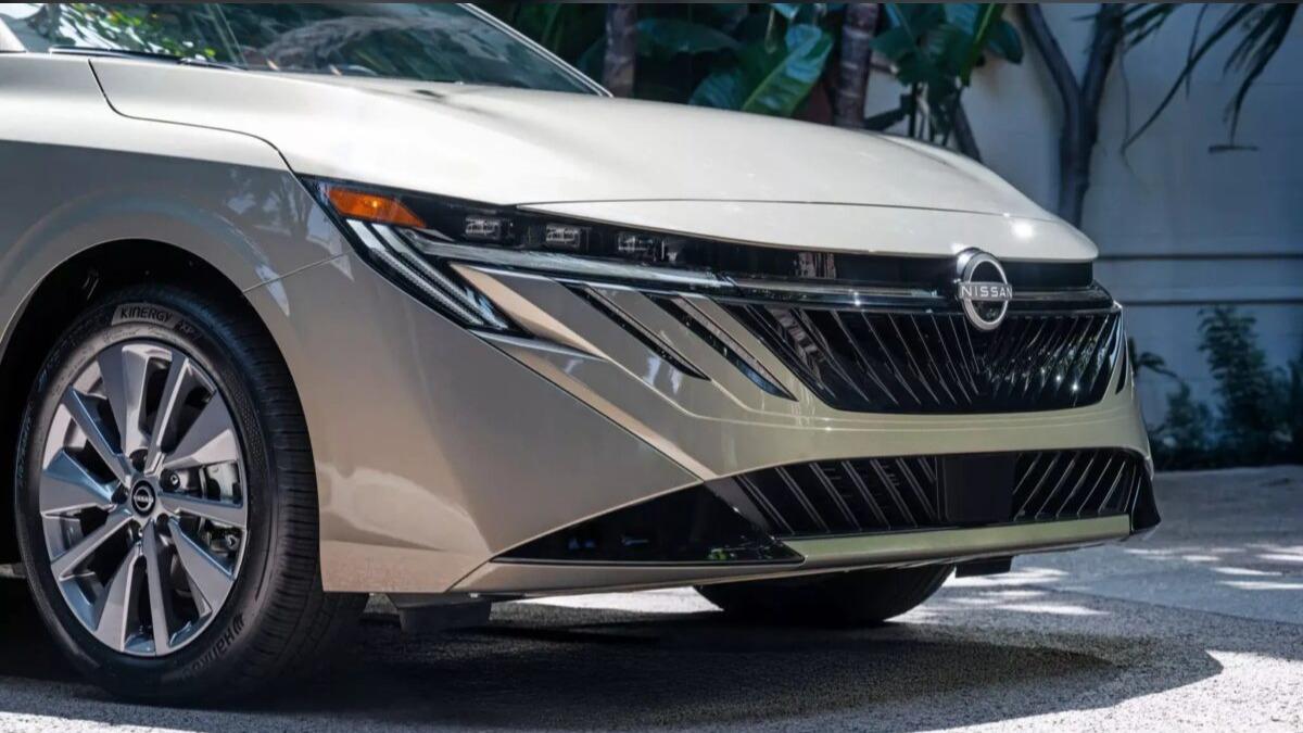 大改款Sentra導入最新的V-motion家族設計語彙。(圖/Nissan提供)