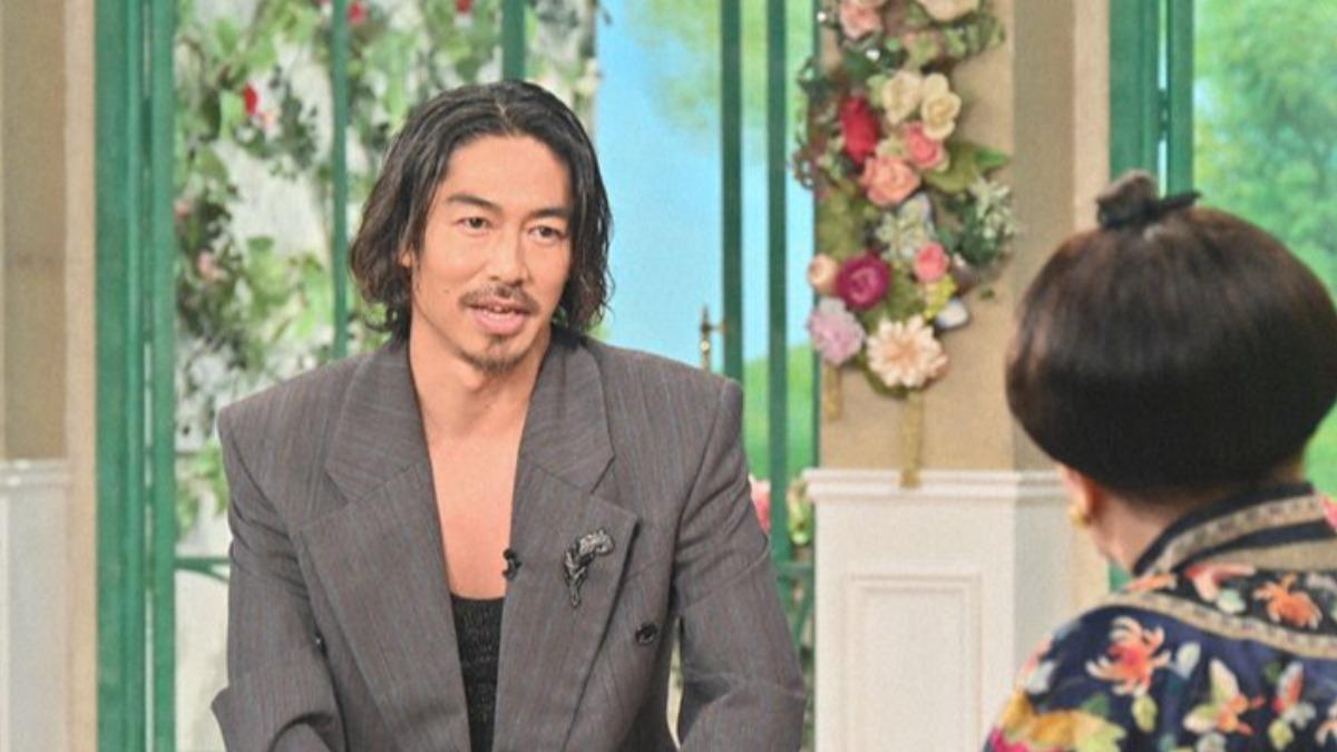 AKIRA比蔡依林早睡！晚上8點就上床　自爆「林志玲給他打分數」